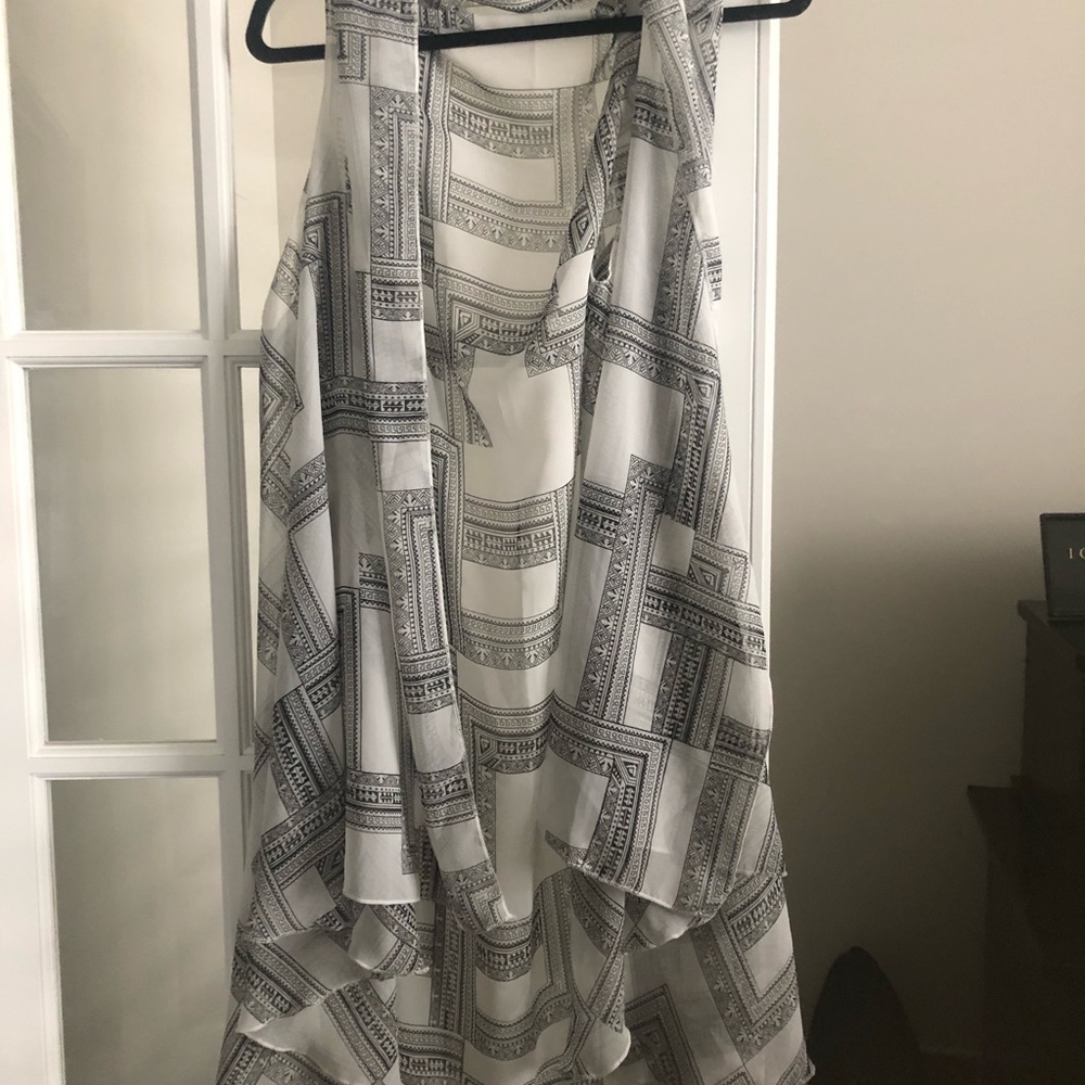 Black and white light weight over sized vest